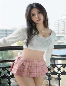 《欧美疯狂三P群体交乱免费视频-212喷奶》